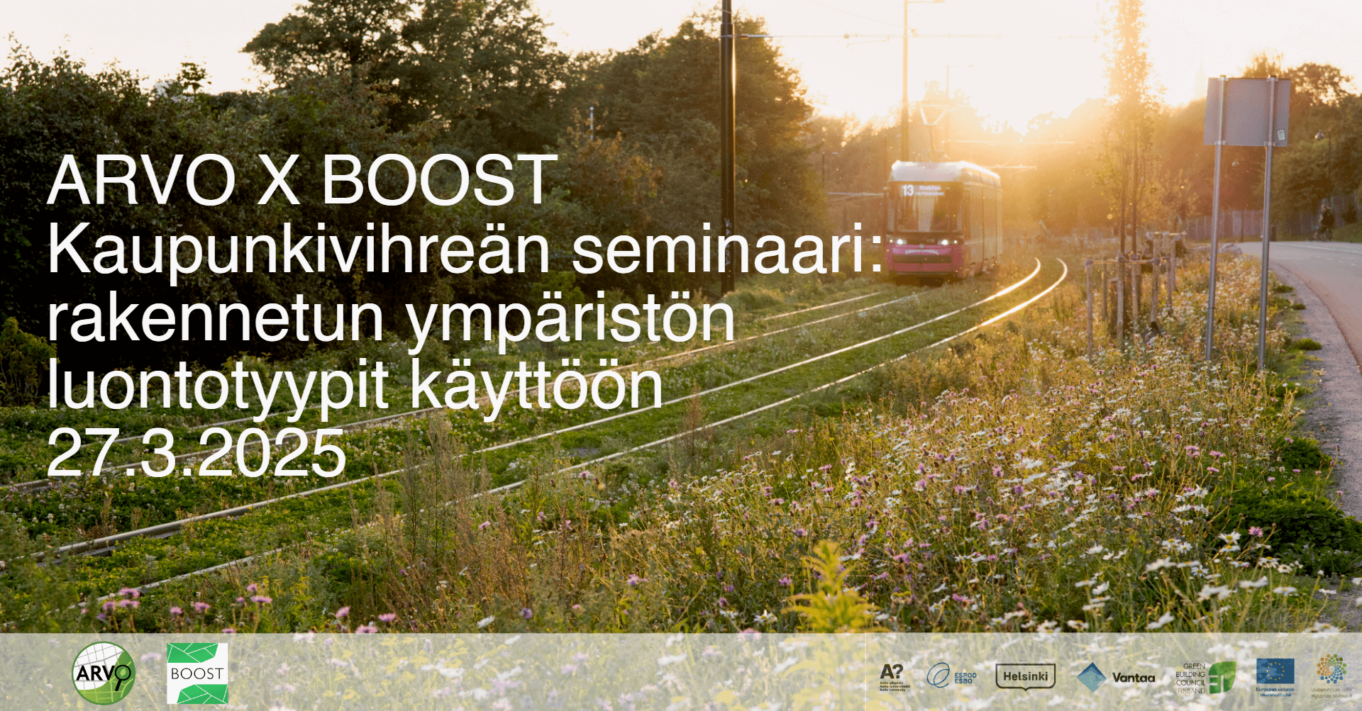 Raitiovaunu vihreällä väylällä